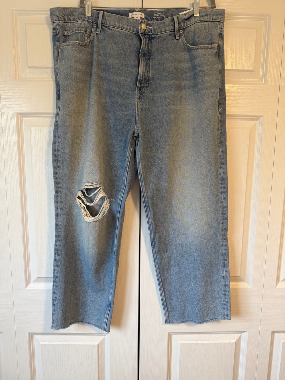 Good American Good Standard Straight Light Blue Distressed Jeans